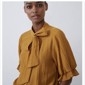 ZARA Front Tie Blouse. Size: Large. Excellent condition